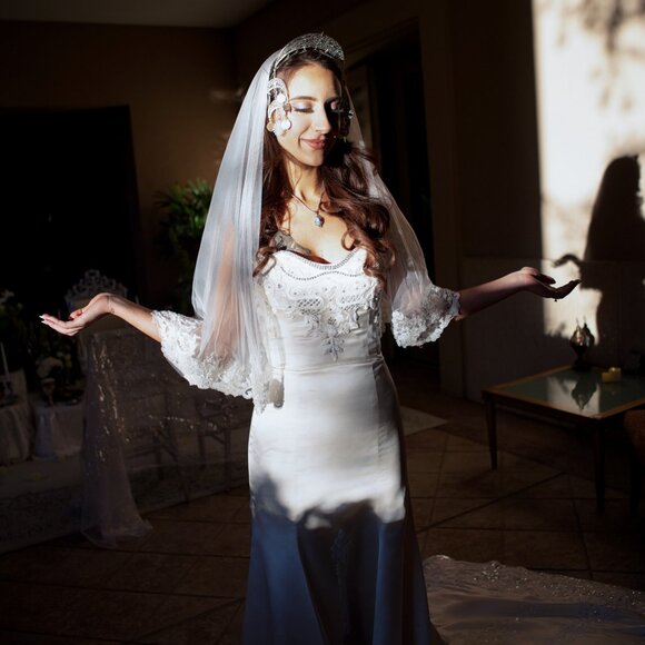 Reem Acra Wedding Dress - Picture 2 of 4